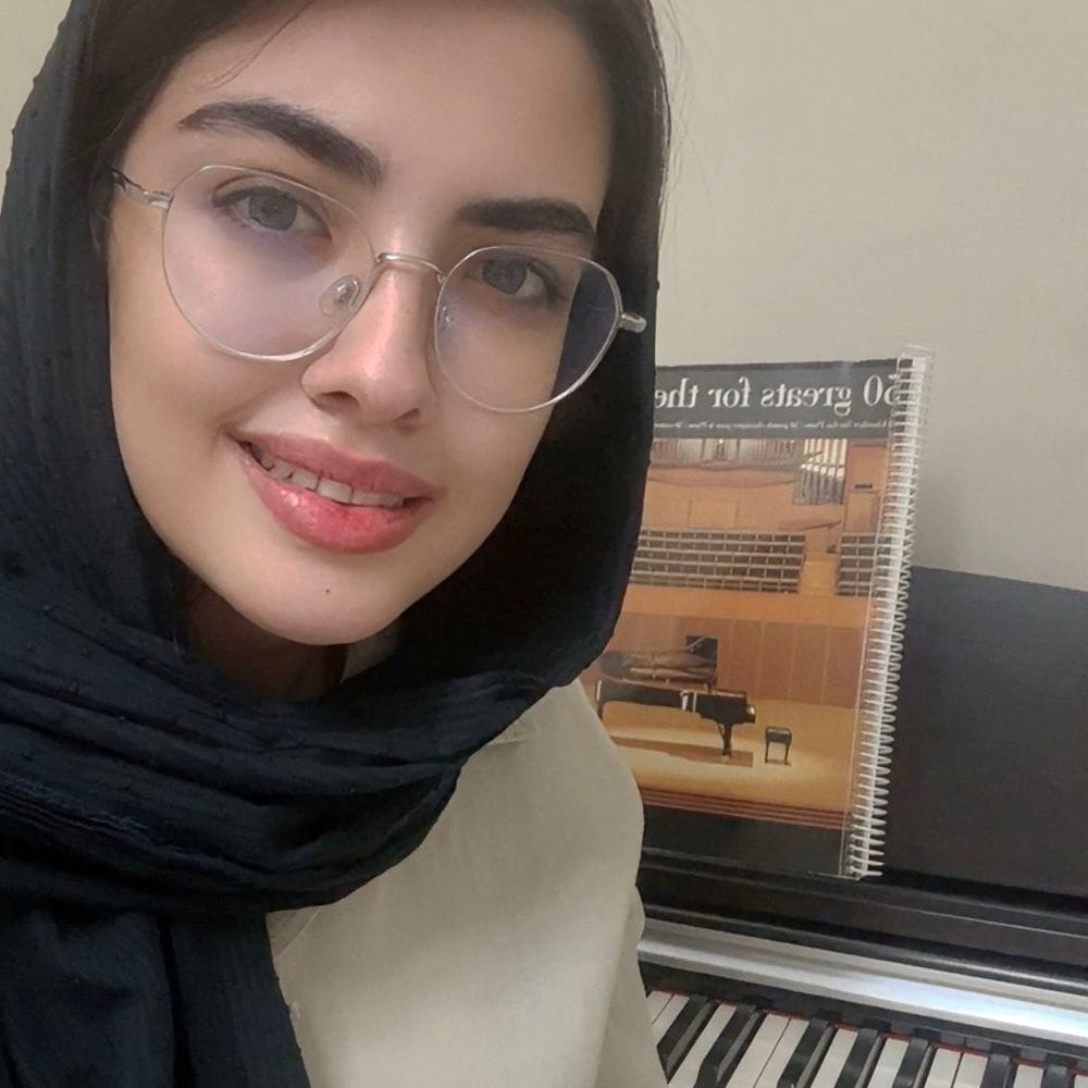 پرناز احمدی 