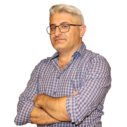 یاشار احمدی 