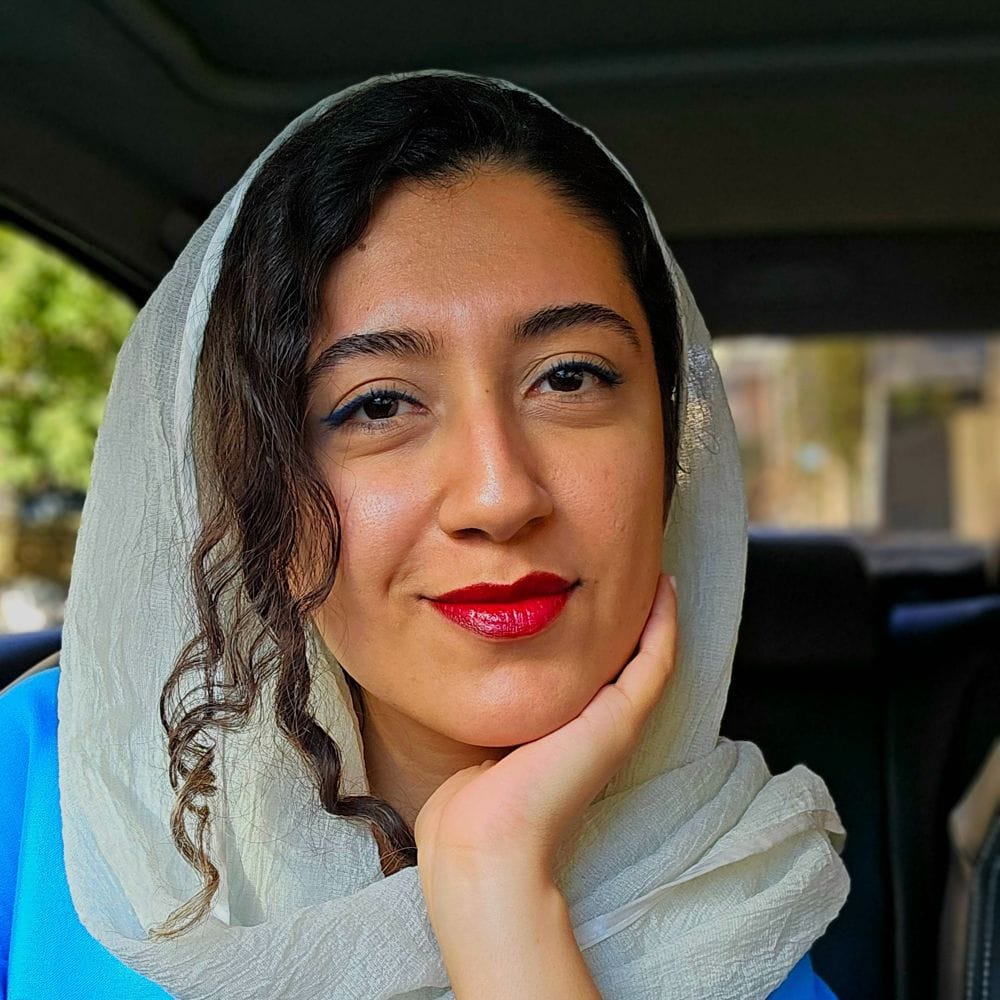یاسمین صادقی