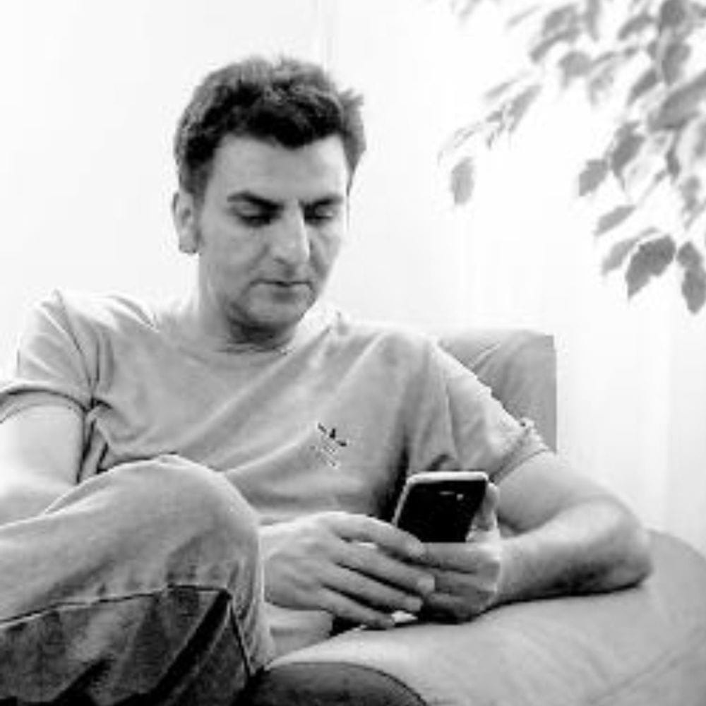 فرهاد خاکباز